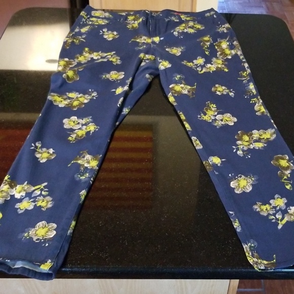👖NWOT Style & Co. Flower Print Jeans - Picture 2 of 7